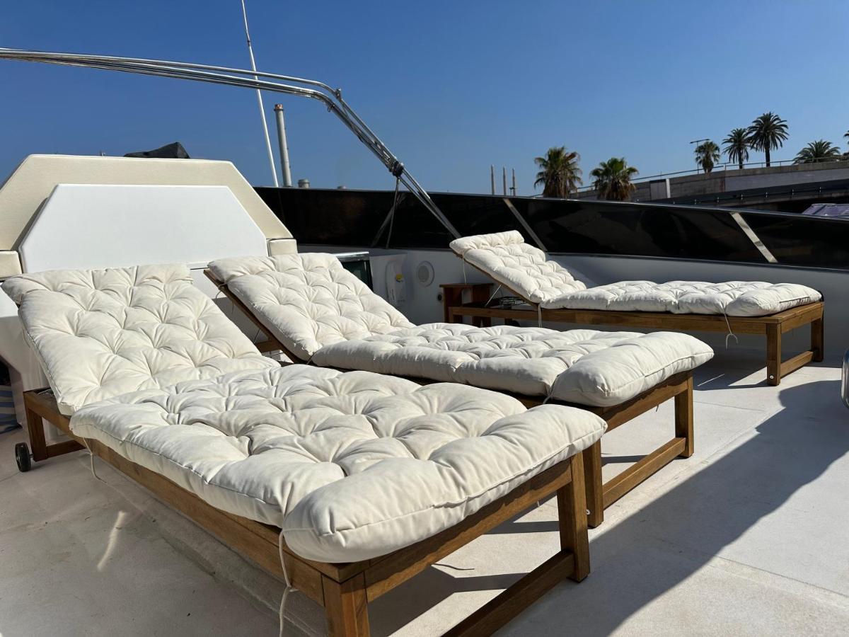 Hotel Yacht 20Metros Sant Adria de Besos Exterior foto